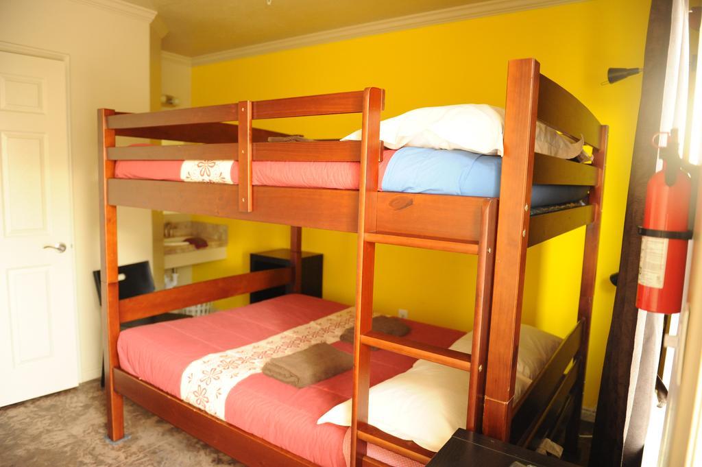 Camelot Inn At Honeyville Δωμάτιο φωτογραφία